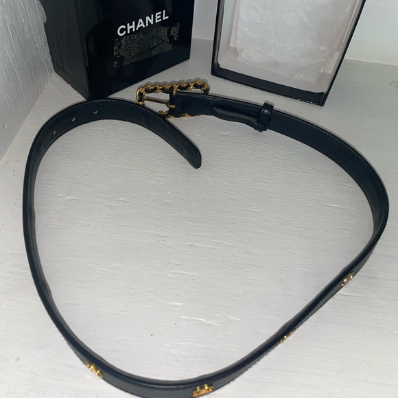 SPECIAL SALE‼️ Authentic vintage Chanel black leather belt + CC logos. - Picture 10 of 10